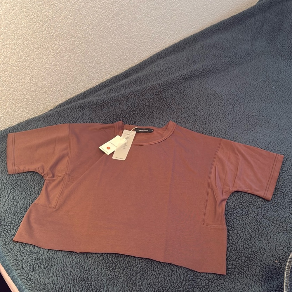 Brown CARPETCOM oversized crop top. NWT. Size S.